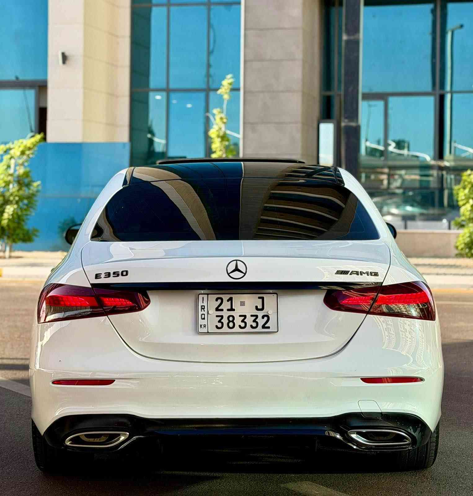 ‏Mercedes Benz E350 AMG 2021
فول موصفات 
1. فتحه سقف 
2. استيران كهرباء 
3.كأمره خلفيه 
4. شاشه جبيره S 
5. كيج إلكتروني متغير 
6. داخل اسود 
7. كشنات تدفئه  
8. رادارات امامي خلفي جوانب 
9. حساسات 360 درجه 
10. سستم سماعات 
11. شاحنه لاسلكي 
12. اتو بارك + اتو هولد
13. كشنات كهرباء + خزن ميموري 
14. صفر مسج 
15. لد داخلي 64 لون
16. ويل 19 AMG
17. رقم شمالي  باسمي تحويل مباشر 
18. موقع السياره بغداد السيديه 
حادث فقط دعاميه بدون دواخل اخت الكلين 
ماشيه 37الف 
السعر 330 ورقه 
الاستفسار  *********** بغداد, العراق
