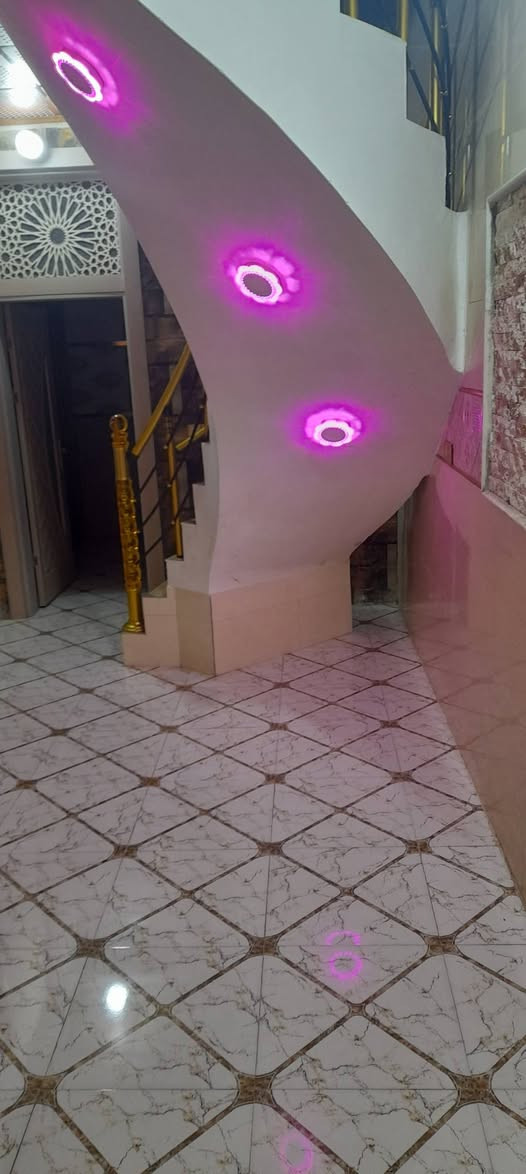 بيت ٥٠م طابقين شارع ابوطالب سعر٩٥مليون 
مكتب العقاريون ***********
