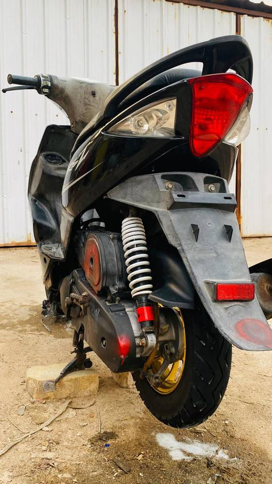 السلام عليكم ماكس مضلع ياباني للبيع كفاله عامه مامفتوحه نكره سلف كهربائياتهه كلهه شغاله كابريتر مو نوزل مكينه ناعمه شلعه ومعدل ماناقصهه شي للبيع السعر 950 وبيهه مجال قليل مكاني البصره الجزيره هاتف/***********
