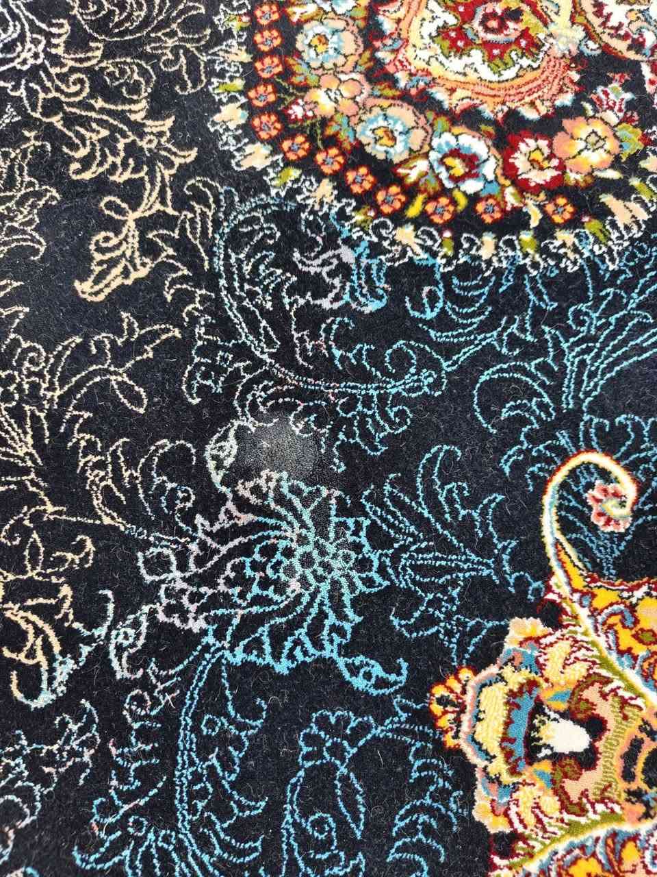 دو  فه رشی ئێرانی 700شانە ی ده ره جە یه ک قیاسی دوو نیم  به چوار  و 2.5بە4 ئه  بۆ ژورێکی  4به5  ئه بێ  یه ک ساڵ دا خراوە  له غه سل شۆراوە و هه ڵ گیراوە ‌له کە لار کۆنە  سعری  300هه زاره  ***********
