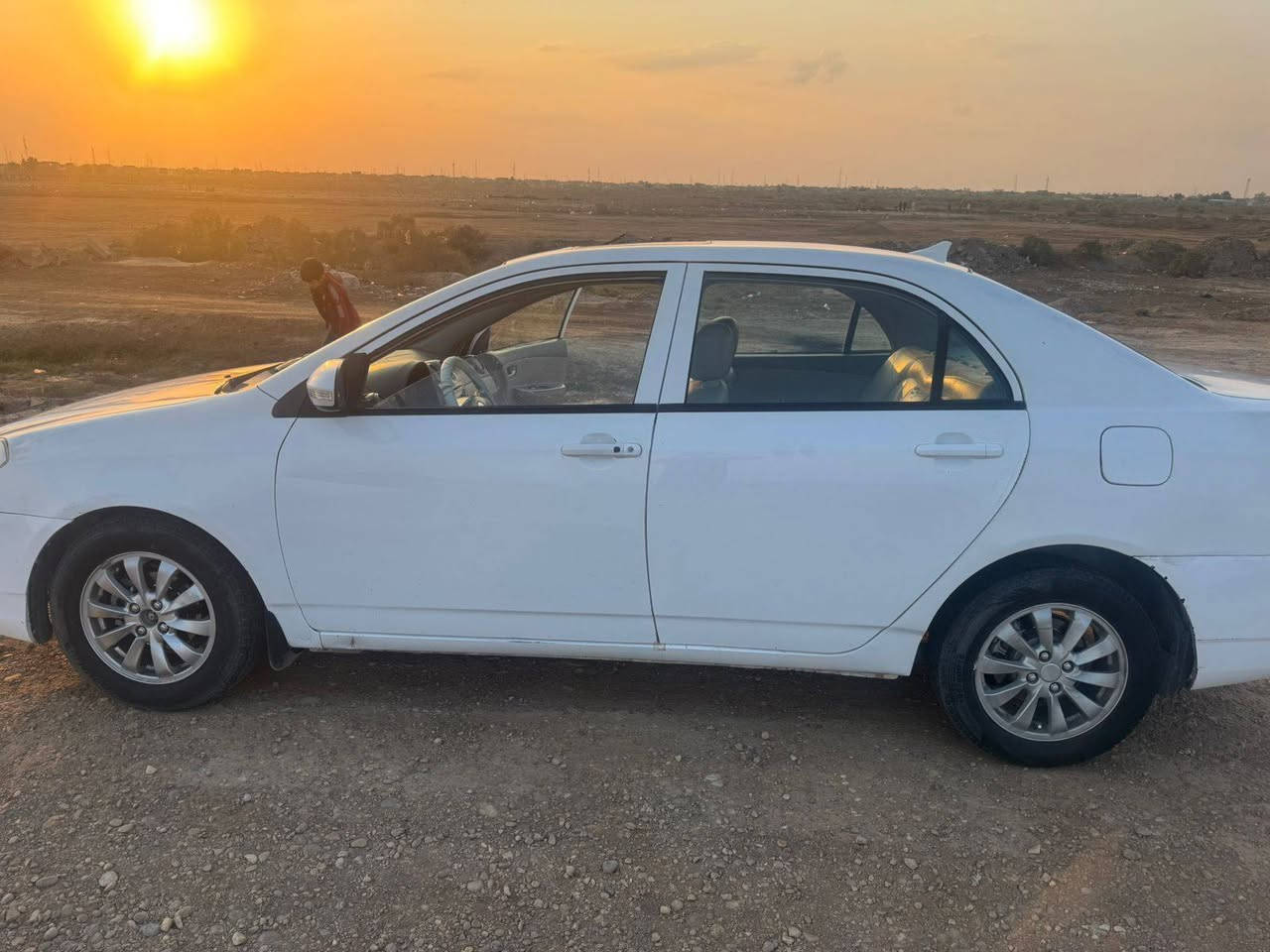 السلام عليكم 
بي وايدي للبيع موديل 13 جي ثري
رقم واسط 
كير ومحرك خير من الله تبريد شغال 
السياره بل كوت مركز مدينة 
اتصال عل رقم (***********)         ( مكلف بل الانشر) اتصل
