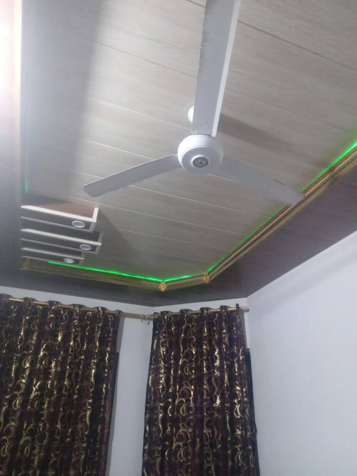 [#مشتمل_للبيع](https://www.facebook.com/hashtag/%D9%85%D8%B4%D8%AA%D9%85%D9%84_%D9%84%D9%84%D8%A8%D9%8A%D8%B9?__eep__=6&__cft__[0]=AZbVlx598DilYKxNLoqi6ZhBlkn-Xx4T-um636iCYjr21AX0fp6B1BASQ0Itkau0ZI_lkTgOGGBw2lCk4A4vVoagnE8LTypbZpmsRB6WE9B3cujM0nFUR7UkduDHdpldszAp82EedyDMTjf94sAEqvTkBkIYb9snE0HZIu0745hUta1ZAbWQqMQrM5uRz0VGl3ZT-XHuO-judr23wJcwTeot&__tn__=*NK-R) 

[#الموقع](https://www.facebook.com/hashtag/%D8%A7%D9%84%D9%85%D9%88%D9%82%D8%B9?__eep__=6&__cft__[0]=AZbVlx598DilYKxNLoqi6ZhBlkn-Xx4T-um636iCYjr21AX0fp6B1BASQ0Itkau0ZI_lkTgOGGBw2lCk4A4vVoagnE8LTypbZpmsRB6WE9B3cujM0nFUR7UkduDHdpldszAp82EedyDMTjf94sAEqvTkBkIYb9snE0HZIu0745hUta1ZAbWQqMQrM5uRz0VGl3ZT-XHuO-judr23wJcwTeot&__tn__=*NK-R) حي الجبيريه الثالثه  

[#الشارع](https://www.facebook.com/hashtag/%D8%A7%D9%84%D8%B4%D8%A7%D8%B1%D8%B9?__eep__=6&__cft__[0]=AZbVlx598DilYKxNLoqi6ZhBlkn-Xx4T-um636iCYjr21AX0fp6B1BASQ0Itkau0ZI_lkTgOGGBw2lCk4A4vVoagnE8LTypbZpmsRB6WE9B3cujM0nFUR7UkduDHdpldszAp82EedyDMTjf94sAEqvTkBkIYb9snE0HZIu0745hUta1ZAbWQqMQrM5uRz0VGl3ZT-XHuO-judr23wJcwTeot&__tn__=*NK-R) 10 متر حرف T

[#المساحة](https://www.facebook.com/hashtag/%D8%A7%D9%84%D9%85%D8%B3%D8%A7%D8%AD%D8%A9?__eep__=6&__cft__[0]=AZbVlx598DilYKxNLoqi6ZhBlkn-Xx4T-um636iCYjr21AX0fp6B1BASQ0Itkau0ZI_lkTgOGGBw2lCk4A4vVoagnE8LTypbZpmsRB6WE9B3cujM0nFUR7UkduDHdpldszAp82EedyDMTjf94sAEqvTkBkIYb9snE0HZIu0745hUta1ZAbWQqMQrM5uRz0VGl3ZT-XHuO-judr23wJcwTeot&__tn__=*NK-R) 125 متر  

6 غرف نوم مع سويتات 

مع باقي التفاصيل

للاستفسار اكثر زياره المكتب او الاتصال

[#مكتب_القمر_للاستثمار_العقاري](https://www.facebook.com/hashtag/%D9%85%D9%83%D8%AA%D8%A8_%D8%A7%D9%84%D9%82%D9%85%D8%B1_%D9%84%D9%84%D8%A7%D8%B3%D8%AA%D8%AB%D9%85%D8%A7%D8%B1_%D8%A7%D9%84%D8%B9%D9%82%D8%A7%D8%B1%D9%8A?__eep__=6&__cft__[0]=AZbVlx598DilYKxNLoqi6ZhBlkn-Xx4T-um636iCYjr21AX0fp6B1BASQ0Itkau0ZI_lkTgOGGBw2lCk4A4vVoagnE8LTypbZpmsRB6WE9B3cujM0nFUR7UkduDHdpldszAp82EedyDMTjf94sAEqvTkBkIYb9snE0HZIu0745hUta1ZAbWQqMQrM5uRz0VGl3ZT-XHuO-judr23wJcwTeot&__tn__=*NK-R)

سامراء / حي الشهداء مدخل شارع 2000 ثاني عماره من جهة اليمين

علي العزاوي  ***********

علي العزاوي  ***********

نستقبل عروض البيع والشراء للعقارات التجاري والسكنيه في [#مكتب_القمر_للاستثمار_العقاري](https://www.facebook.com/hashtag/%D9%85%D9%83%D8%AA%D8%A8_%D8%A7%D9%84%D9%82%D9%85%D8%B1_%D9%84%D9%84%D8%A7%D8%B3%D8%AA%D8%AB%D9%85%D8%A7%D8%B1_%D8%A7%D9%84%D8%B9%D9%82%D8%A7%D8%B1%D9%8A?__eep__=6&__cft__[0]=AZbVlx598DilYKxNLoqi6ZhBlkn-Xx4T-um636iCYjr21AX0fp6B1BASQ0Itkau0ZI_lkTgOGGBw2lCk4A4vVoagnE8LTypbZpmsRB6WE9B3cujM0nFUR7UkduDHdpldszAp82EedyDMTjf94sAEqvTkBkIYb9snE0HZIu0745hUta1ZAbWQqMQrM5uRz0VGl3ZT-XHuO-judr23wJcwTeot&__tn__=*NK-R)
