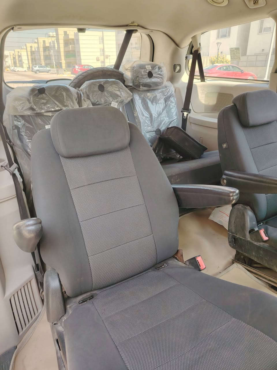 سلام عليكم. دوج كرفان 2008 بغداد لون ذهبي محرك 3300 المرغوب منظومة غاز 80لتر تدفئة تبريد كشنات جديدة تغليف دواخل جلد بالكامل سيارة مال جناي السعر 105 السيارة بأسمي مكان بغداد للأستفسار ***********
