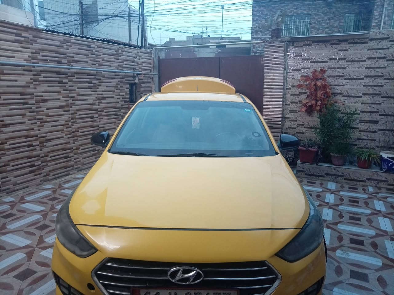 سياره اكسنت موديل 2020 ضرر امريكي شاملغ معجون تلقيطات مال تكسي 112 وبيها مجال ***********
