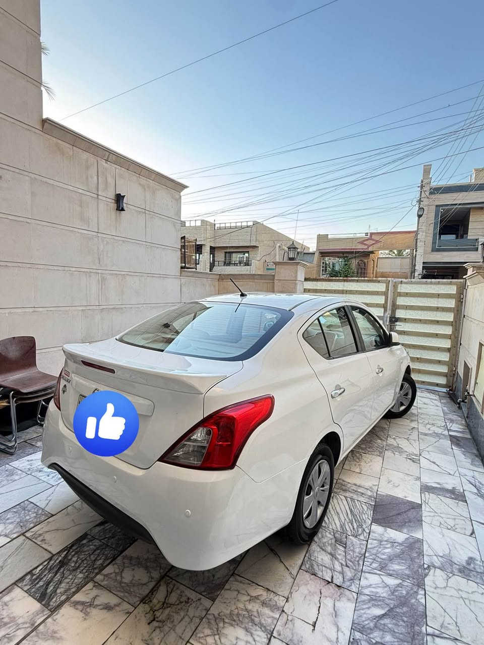 بسم الله الرحمن الرحيم
السلام وعليكم 
للبيع نيسان سني 2020
هندي ابو البليتة الزركة
رقم سليمانية الجديد
ماشية 98000

المواصفات:-
شاشة كار بلي
تحكم استيرن 
كامرة خلفية
حساسات خلفي
سبايدر خلفي
لايتات هيلوجين
بلوجكترات
تحكم استيرن
يدات ابواب نيكل
بجم نيكل
بريك ABS
مانع تزحلق
كبات اصلية موجودة
سبير منازل

السيارة جاهزة بدون نقص
صدر امامي جديد تخم تاير
وجديدة من كل النواحي
جديد محرك كير كفالة 
السيارة بيهة بخ صبغ 
جاملغات خلفية وصندوك 
بدون  فقط صبغ بدون دواخل وكص
اي استفسار تعال خاص او اتصل 
***********
عنوان بغداد حي الخضراء بغداد, العراق
