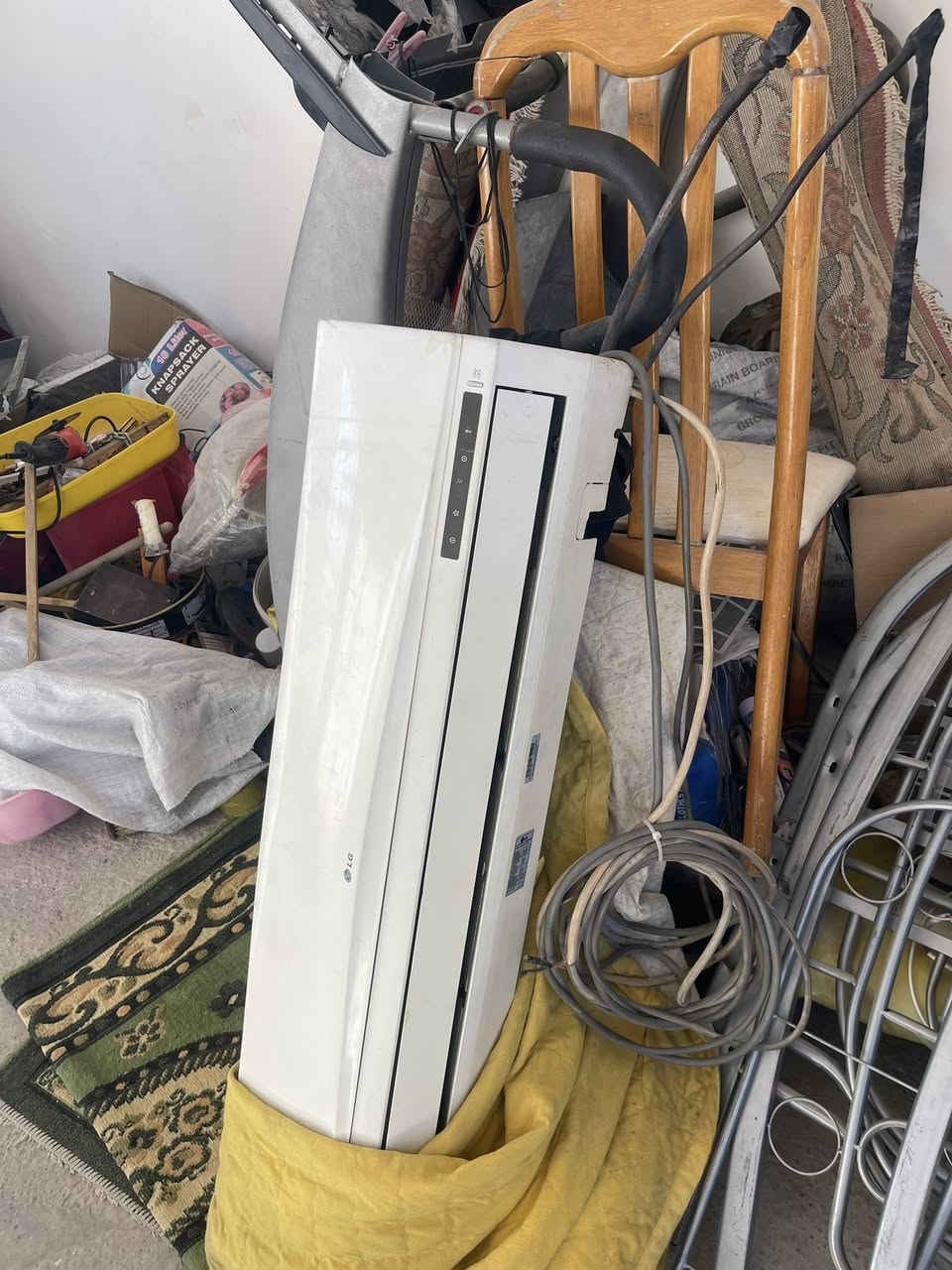 سبلت LG شغال تبريد ثلج كامل سعره 250 وقطعة داخلية الحافض شغاله ونضيفه سعره 100 مكاني السريدات قرب الشعب وهذه رقمي ***********
