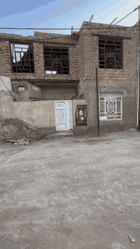 لسلام عليكم
بيت للبيع مساحه 121م يتكون من طابقين الاول يتكون من غرفه وصاله ومطبخ واستقبال وحمام داخلي وحمام خارجي والطابق الثاني بتكون من ثلاث غرف بس يحتاج لباخ متوفر جيمع الخدمات ماء وكهرباء ومجاري شارع فرعي عرض الشارع 10 م ويبعد عن الشارع الرئيسي  تبليط يبعد عنه 30 متر المكان سوق الشيوخ قرب ام

عواد الجوايه. جسر الصابئة الاستفسار اكثر الاتصال 

   الرقم فقط واتساب ***********

او التصال على الرقم  ‭ ٠٧٨٣ ٠٩١ ٦٧٢٧‬
