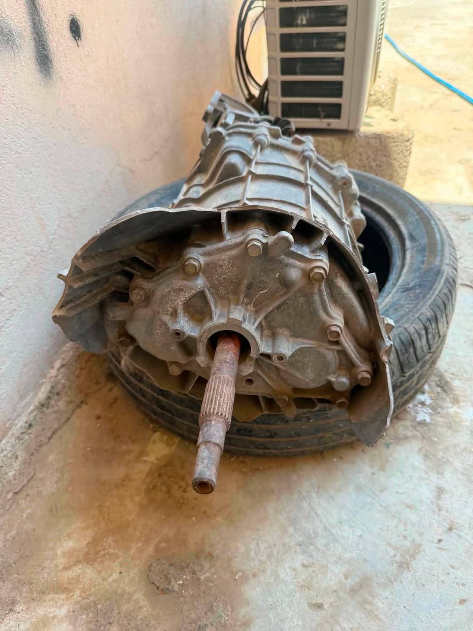 كير عادي للبيع فقط ١٢٠$
شويه من كفر مكسور داخلها جديد 
***********
