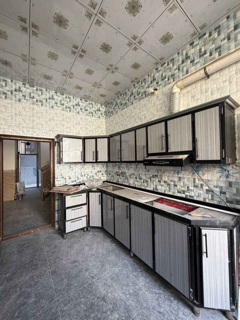 اغتنم الفرصة وسعره مناسب
دار للبيع 100م طابق ونص بناء طابوق حي الزهور گاع محمد حلوة قريب جدا علئ المدارس سند 25 اقرار محكمة يبعد عن مركز المدينة 3كيلوا للاستفسار 
***********
***********
