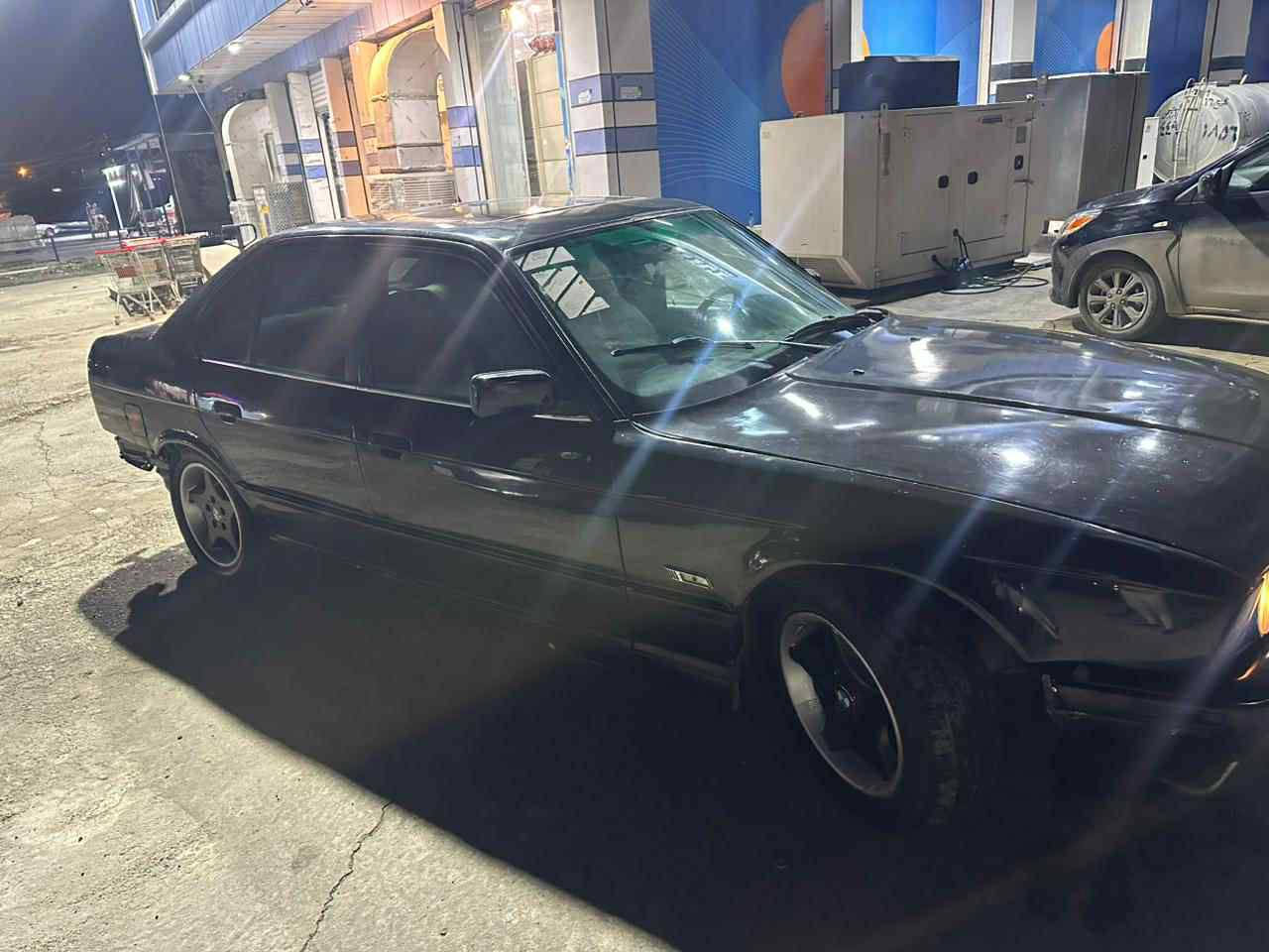 سلامو عليكم BMW1991بؤفرؤشتن گيرو مكينه ئه كسل وته قه وره قه به شه رت مكينه 528iده بل ديجيته ل سه نه وى له گه له 
شوين:هه ولير ره قه م ته له فؤن *********** أربيل, العراق
