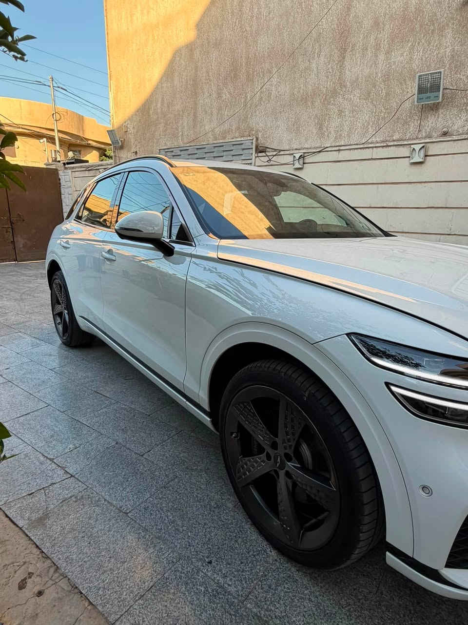 السلام عليكم للبيع جنسس GV70 ستة سلندر 3500 توين تيربو فول مواصفات 2024حادث موضح بلصور السيارة موجودة في كربلاء بسعر290 ورقة حرة تحويل ثاني يوم  الاتصال ***********
