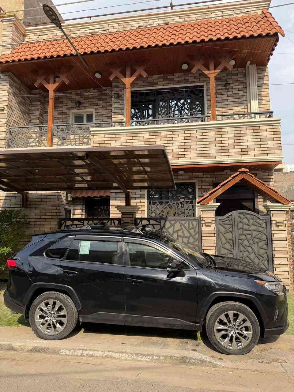 السلام عليكم رف فور 2019 وارد امريكي السياره فول xle حادثها فقط بنيد وصور الحادث مرفقه 
المواصفات بصمه فتحه جلد كشن كهرباء
جنطه كهرباء مواصفات الxle معروفه فول الفول رقم بغداد وباسمي السياره كلش حلوه ونظيفه وسعرها كلش مناسب 16,800$قفل من الاخير  ‬الاتصال ‭

‭0770 530 3730‬
