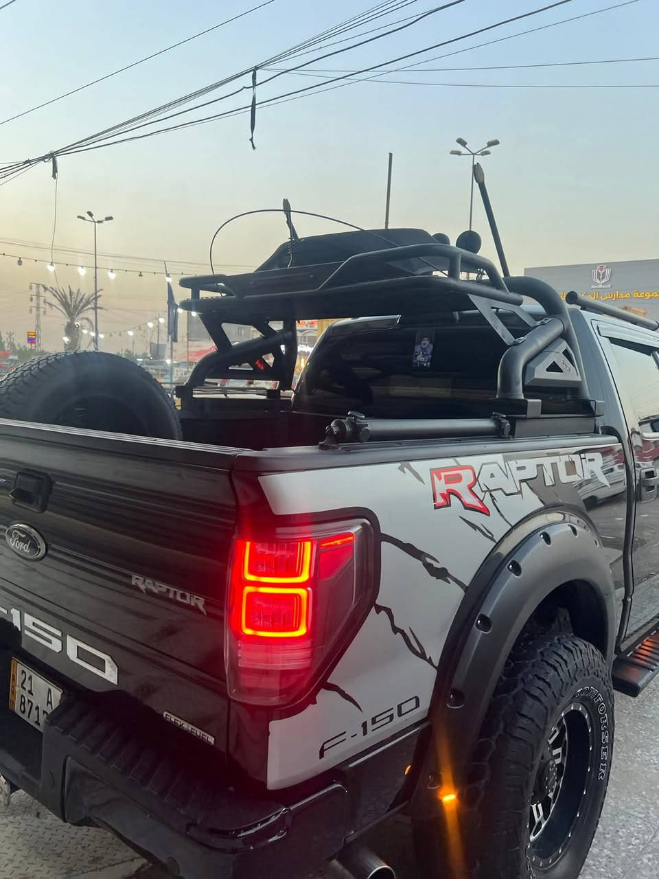سلام عليكم 🫡 بيع او مراوس 
فورد F150 خليجي وكاله نيفا موديل 2012 السياره مكفوله بدون حادث وبدون تبديل وبدون صبغ شرط السونار بيها بارد بخشم البنيد محدثه رابتر كامل مكينه جديده مبدله مال كصه تبريد ثلج 
صدر كله رابتر  + تايرات جبلي 
السياره كلها مزوده من الخارج برغي برغي مصروف عليها كلش هواي شاشه تيسلا 
السعر  173 وبيها مجال بسيط  كلش اليشوفها متناسبه ختولي شباب ( رجا لحد يقارنها بل ستوك البلاديه ؟ هاي مزوده كلها ) اخر حبايه مكاني بغداد العامريه  بيها منضومه غاز 120 لتر وبيها كزوز كورسا وبرمجه طلقات عل ريمونت يفتح ويقفل
*********** اتصال 
*********** واتساب 
اسف عل اطاله كلشي موضح اي استفسار دز رساله 🤍 السياره ؟ باب طويل وبدي قصير ومن الاخير كل الملاعيب مال تزويد بيها ممتواجد ماسنجر
