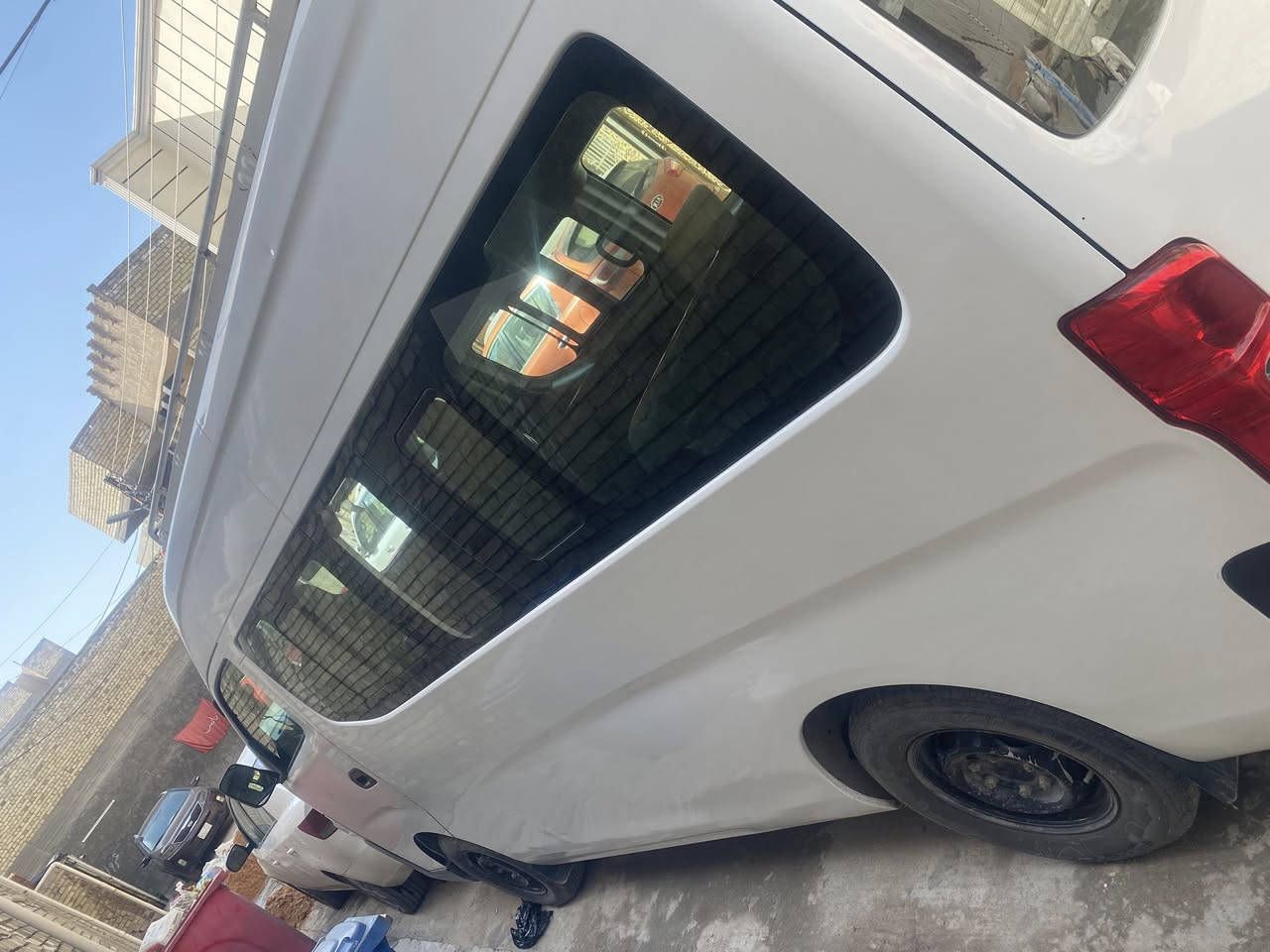 سلام عليكم
نيسان موديل ١٥ 
مكفوله عام عده طخه بل باب السلايت بارد 
كير مكينه اكسل مكفول سياره نضافه ونصبه حلوه كامله وجازه 
للستفسار رقم ***********
