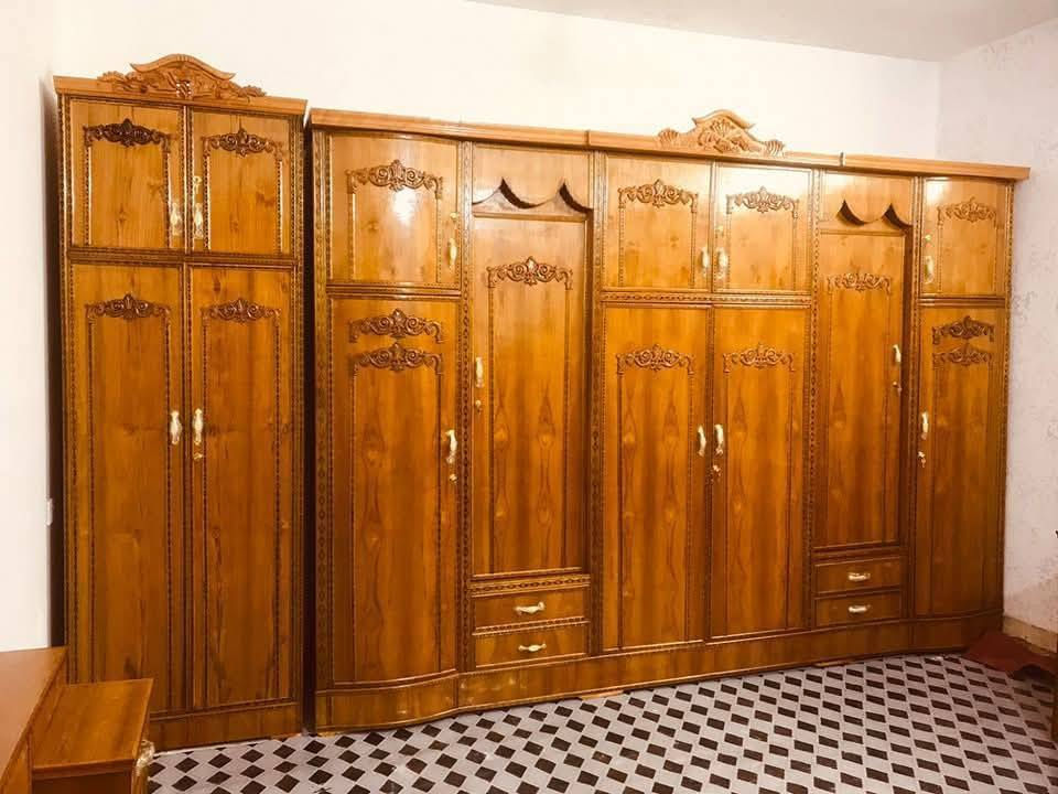 بلاش تخفيضات 
معمل ومعرض عباس الشمري يرحب بكم 
غرفه سته باب ملحق طابقين طاج طبيعي
كنتور صاج ٤ ملم داخل معاكس ابيض 
زاويه بعرض كنتور 
صوميه بلوك اسود ١٨ ملم 
سعر الغرفه ٩٥٠ الف 
مكان بغداد الامين الثانيه 
سعر جمله ٩٥٠ الف غير قابل للتفاوض 
***********
