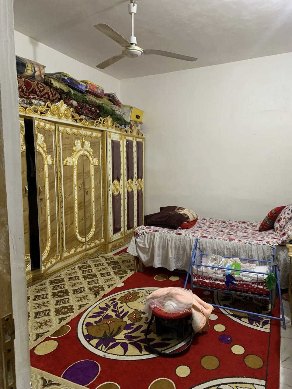 بيت للبيع 150 متر خريطه كامله بناء حديث استقبال +صاله +مطبخ+غرفتين +صحيات  بيت نضيف وجاهز للسكن الموقع الرضويه السابعه السعر 75 مع المجال
الهاتف ***********
