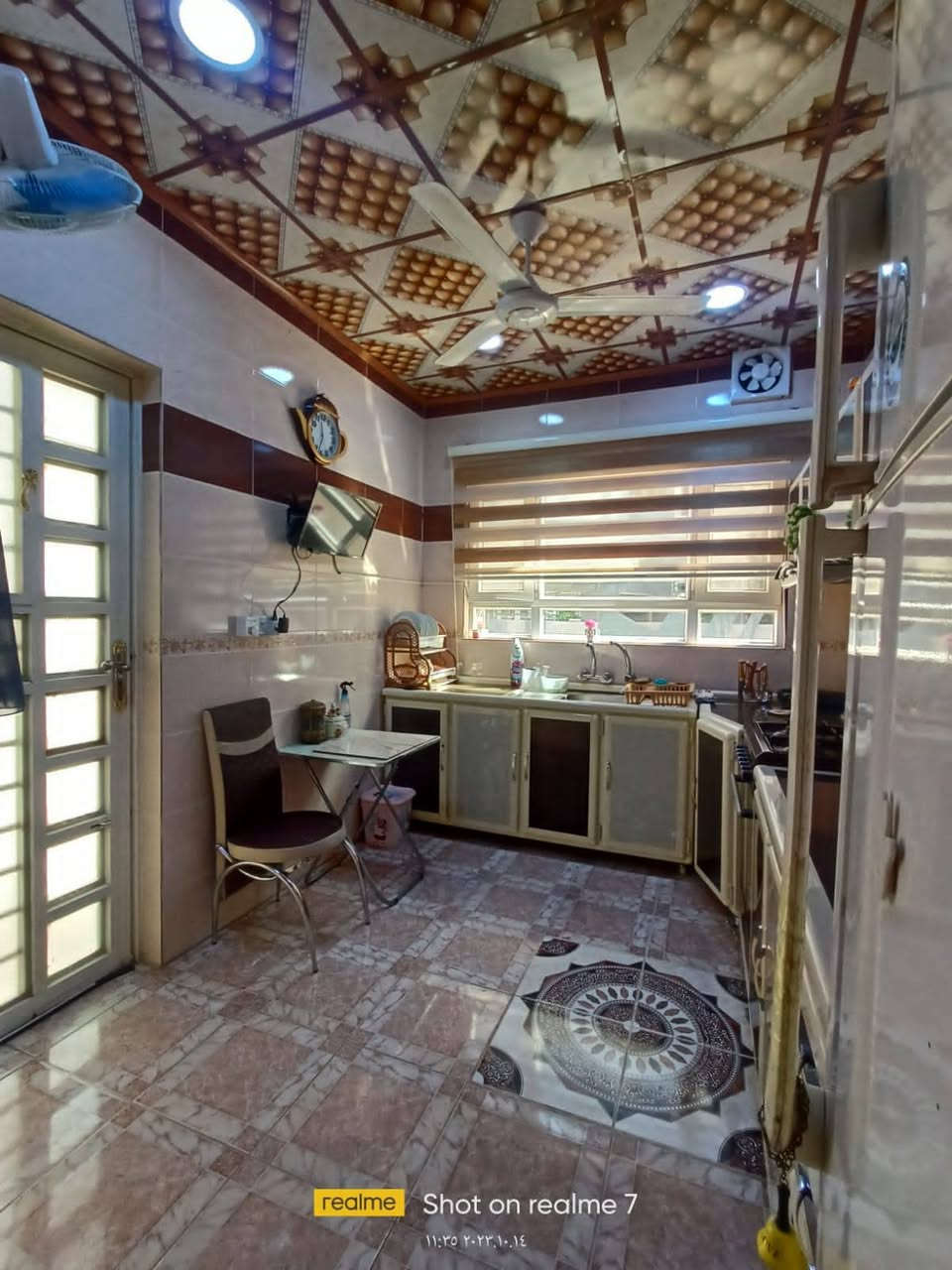 للبيع دارفي مزارع الصديق
المساحه120م واجهة6*20كارت بلديه بي بناء 2019
الارضي/غرفه+هول+استقبال+مطبخ+صحيات
الطابق الثاني/2غرفه+هول+مخزن+استقبال+صحيات
سطح عالي وناصي للاستفسار الاتصال على الارقام:
***********
***********
مكتب ابوسامرللعقار 🌹🌹
