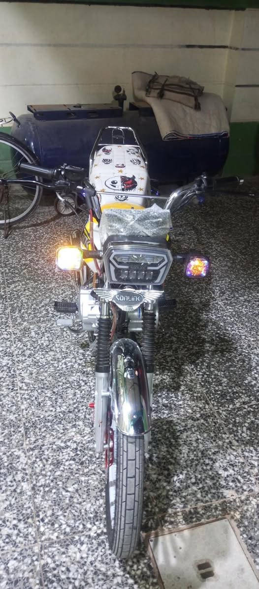 سلام عليكم سونك 25باب اول كفاله من التاير لتاير دراجه خير من الله مكينه 200cc شلعه ومعدل فول كهربائيات شغاله اسعر 775 ￼وبيه مجال شي قليل حك الجيه المكان ديالى الخالص ***********
