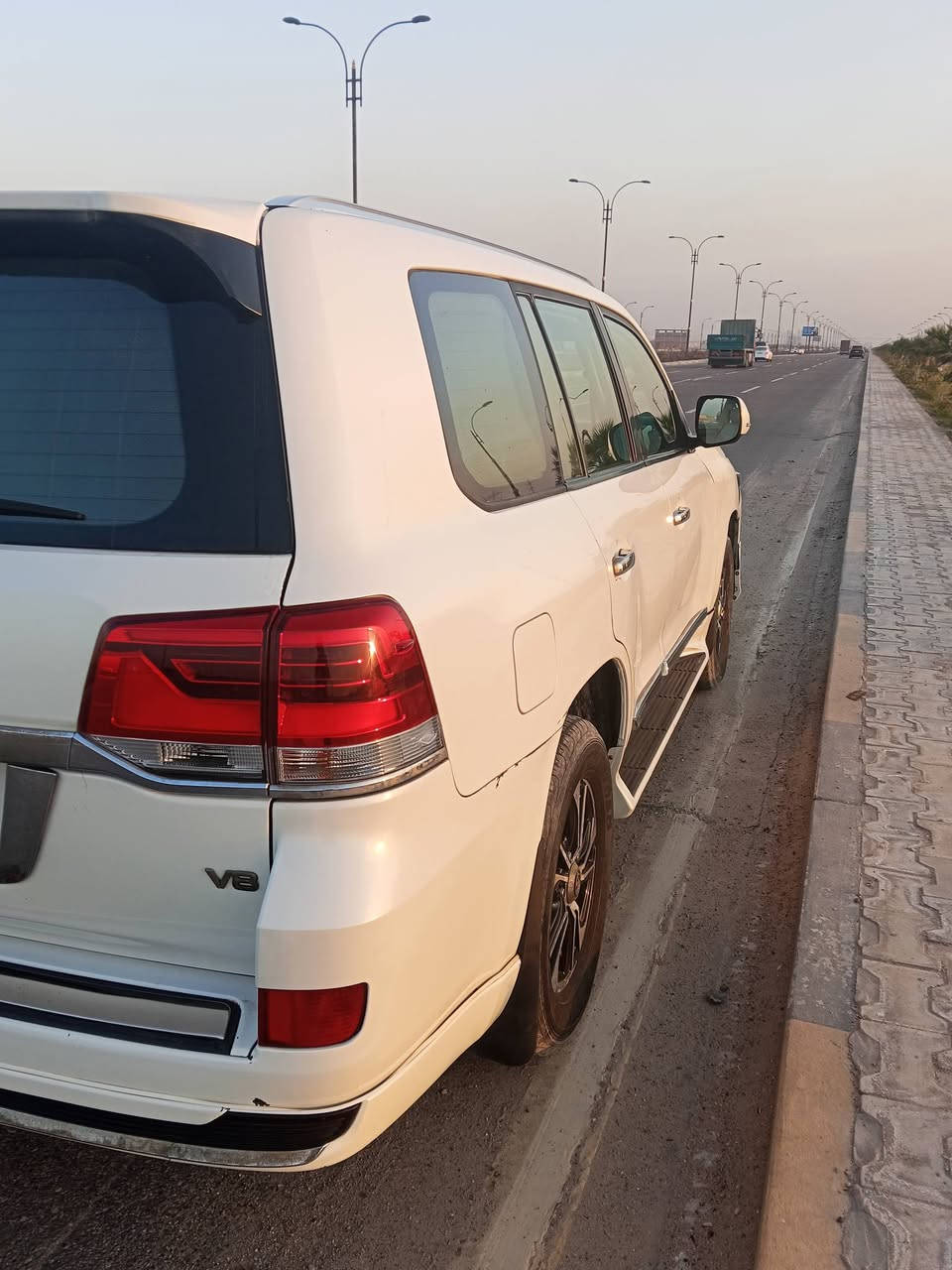 لاندكروز 2011 محدثه 2021 رقم انكليزي باسمي سليمانيه السياره كاز 8سلندر السياره مصفحه ومرفوع التصفيح صبغ عام السعر 27500شدتين وخمسه وسبعين ورقه مكان السياره البصره ***********
