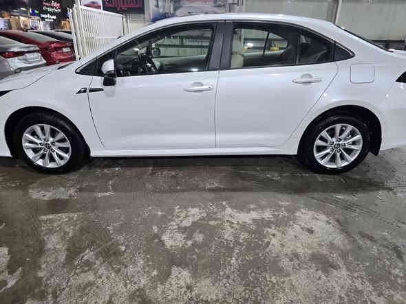 السلام عليكم كورلا ياباني جيهان 
ماشيه ١١ الف حقيقي .كفاله عامه 
السياره فول 
السعر ١٩٦ بيها مجال قليل 
تحويل وكاله حاظر 
*********** صاحب السياره
