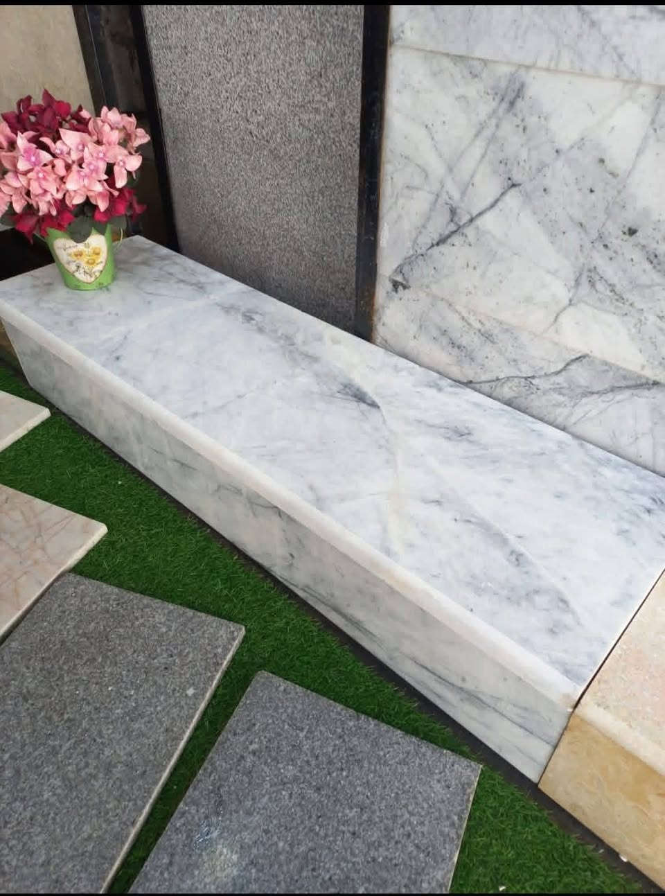 مرمر روز  ايراني قياس 30في60 السمك اثنين سانتيم 
السعر 14 الف يوجد توصيل لكل محافظات العراق
 كوبلن قياس 5في70 سمك ٣سانتيم سعر المتر ٢.٠٠٠ دينار  
بايات طول متر ١٦ الف طول ١٢٠ سعر ١٧ الف 
 الاتصال***********//***********
