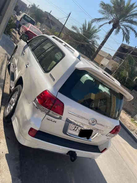 سلام عليكم للبيع تويوتا لاندكروز 2010 (6)V سلندر 4000 رقم بغداد بسمي شرط التحويل سيارة مكفولة كفالة عامة بيها بارد اربع اصابع فتحة بصمة مثبت سرعة جام اوتو السعر 317 وبيها مجال بسيط عنوان بغداد ***********
