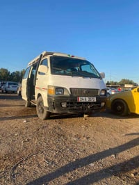 للبيع سيارة تويوتا باص • الموديل: 2006 • عدد الركاب: 14 راكب • الحالة:...