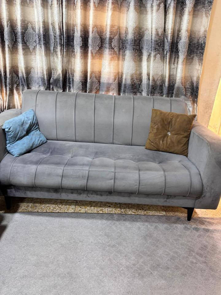 غراض منزليه للبيع كاونتر ويا سنك نظيف وتخم نضيف والسعرر جداا مناسب لان دنشيل تواصل ع الخاص او هذا الرقم ***********
