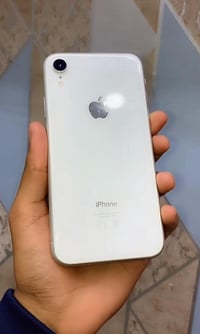 آيفون XR • ٦٤ • قفل