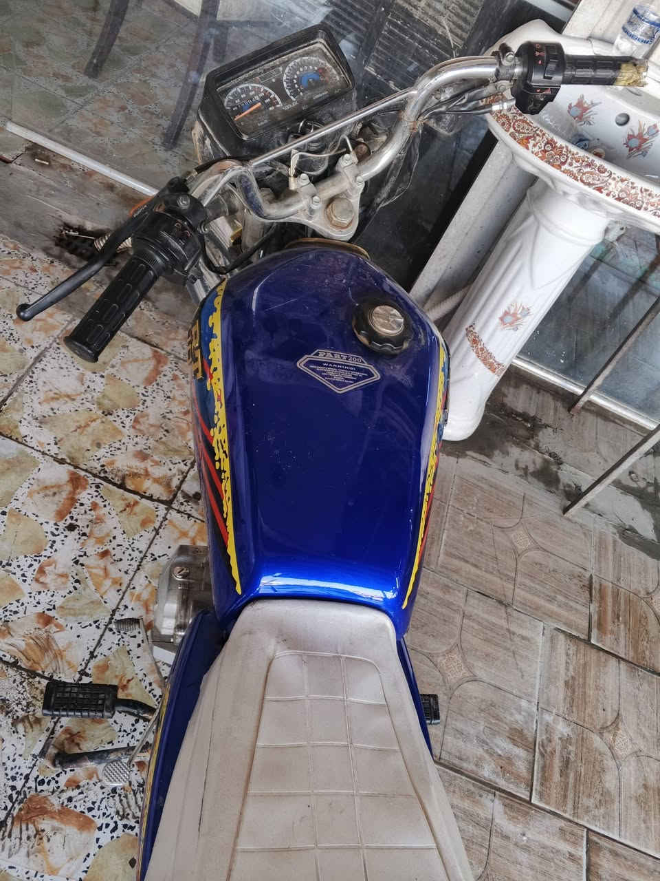 سلام عليكم ورحمه الله وبركاته سيفان موديل 20 للبيع وشلت دهن ودرتلها صار صوت بلمكينه ودخانه بيضه بس شغاله شلعه معدل ونضافه شوفت عينك اريدها ب250 اوراق تلفن عندي يعني اكفلها الرقم ***********
