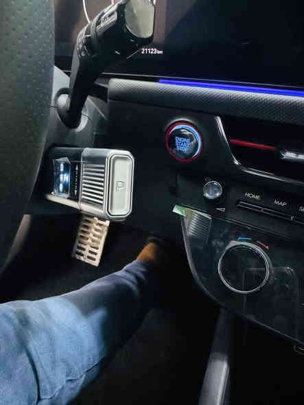 السلام عليكم سوناتا ان لاين موديل 24 رقم اربيل سيارة جاهزة من كلشي حادث جاملغ السايق بدون دواخل بدون ايرباك صبغ صار جاملغ ودعامية فقط فول 1/1 مكينة 2500 تيربو 
سعره 240$ وبيه مجال 
*********** 
علي
