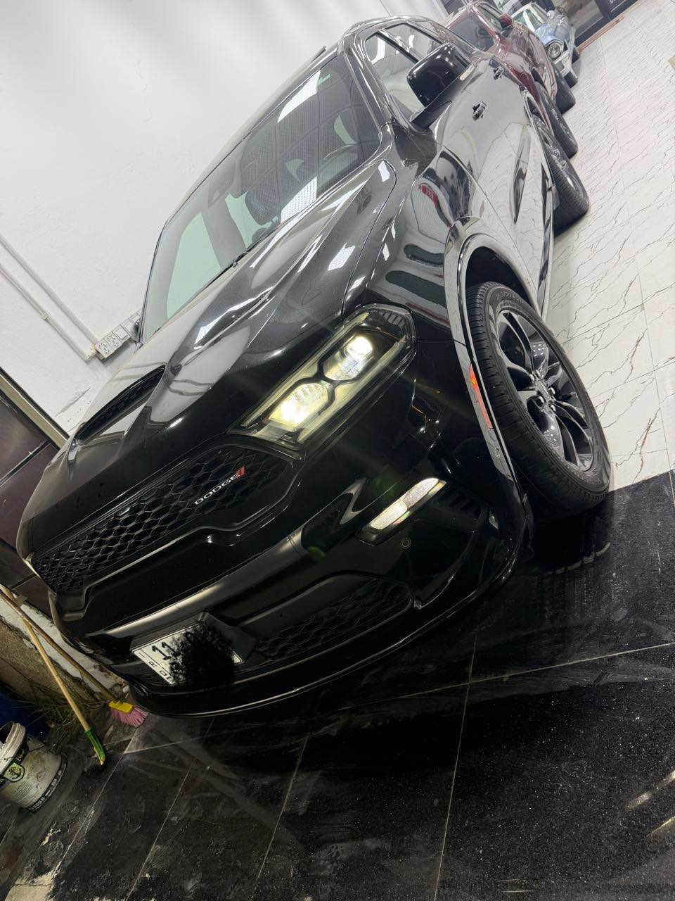 السلام عليكم للبيع فقط 
دورنكو ٢٠٢٣ GT بلاص 
محرك3600
١/١ 
فول 
وارد امريكي 
قبق الجنطه من جوة الرقم فقط 
بجم كبس بدون ايرباك بدون دواخل 
السياره كلش جديدة مغلفة ppf 
تخم تاير جديد البارحة شديته 
رقم بغداد جديد تحويل مباشر 
السعر ٣٤٥ بمعنى ٣ دفاتر و٤٥ ورقة 
مكاني بغداد 
*********** Colombo, Sri Lanka
