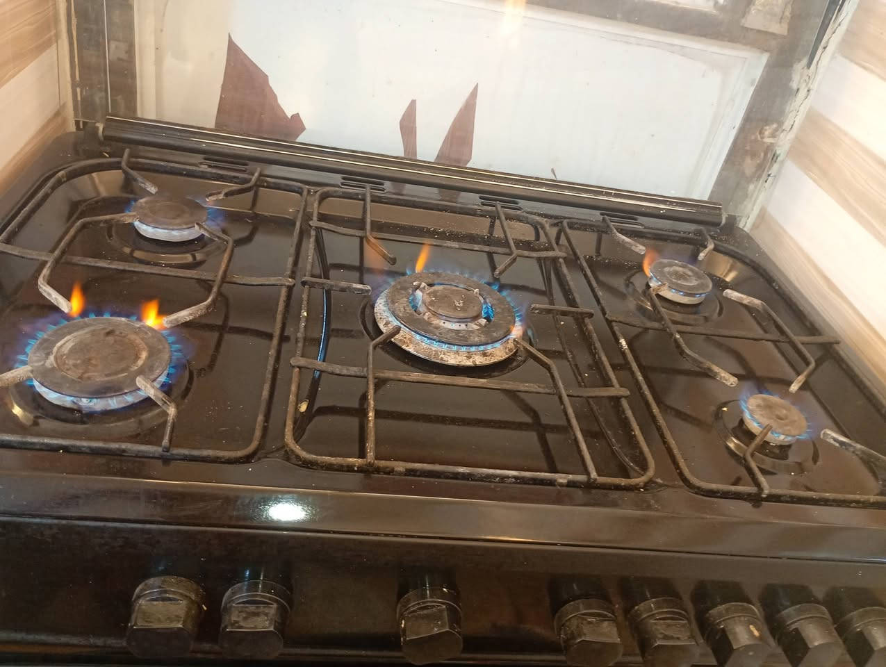 سلام عليكم طباخ اخو الجديد نضيففف للبيع للاتصال ***********
