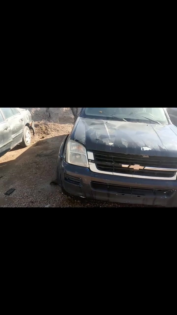 سلام عليكم بيكمات  لوف  مزاد وزارة الداخلية القرصه واصل الي مرور  مديل 2005 واحدة كير ومحرك  بلادي والثانيه محرك بطه ابيعه علي وضعهن سعره الوحده 20 ورقه وبيهن مجال. مكان رماري ***********
