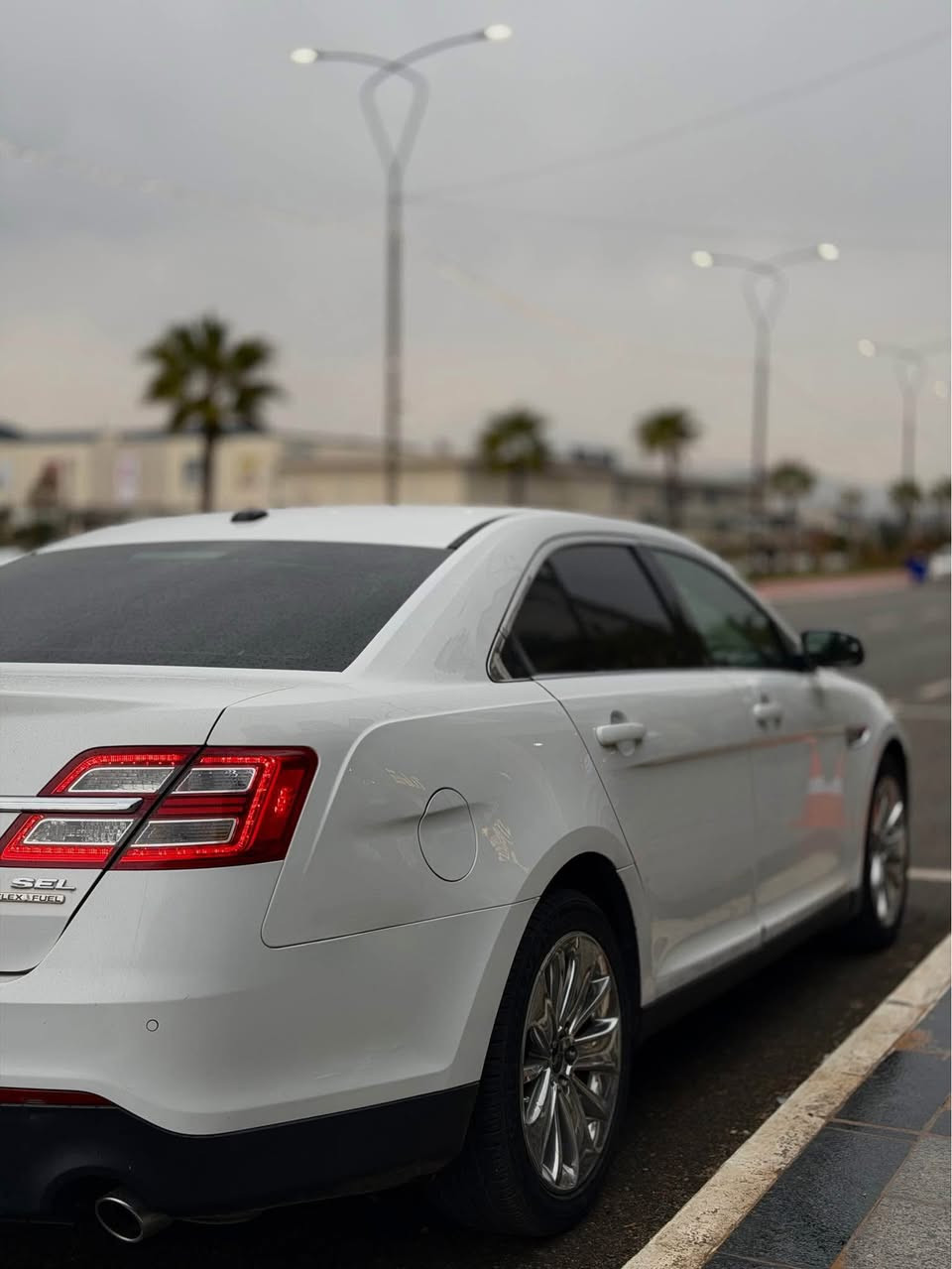 ‎فۆرد تۆرۆس 2013 sel   سپی بەفری  کوشن کارەبە شاشە گەورە تەبرید لەمس تابرید مەرکەزی شەخال تەحدید سورعە گێر و مەکینەی بە شەرت بەس بۆ واتەر پەمپ کراوەتەوە     تایەو ویلی 20 لە ژێرە تایەی تازە سەنەوی تازە تەقەو ڕەقەی نیە یەک پارچە بۆیاخە بێ ناوگرتن بێ ئەرباگ   نرخی ١٠٤ مەجالێکی زۆۆر کەم 
*********** السليمانية, العراق
