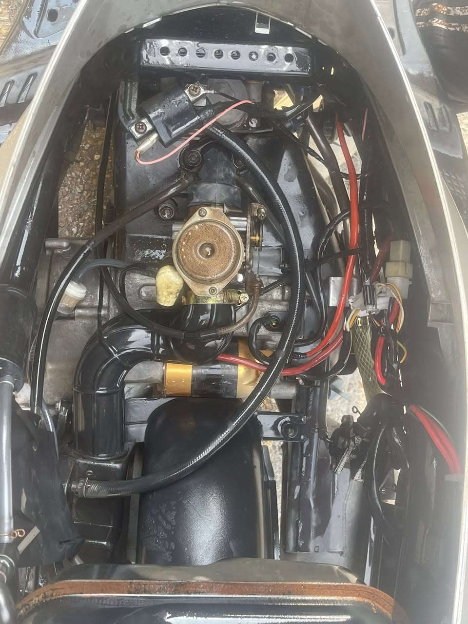 السلام عليكم بريز كامله على آخر حبايه بس ستاند تعليك نقصهه  سعرهه٥٥٠ او بيهه مجال كفرات كلهه مختمه او جاهزه نكره سلف هندر كلشي شغال مراياتهه وياهه موجوده بل جنطه قفل جنطه او ستيرن هم بيهه حلوه او مموكفتنه ابد رقمي ***********
