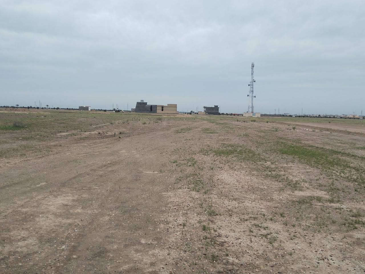 السلام عليكم
قطعه ارض للبيع    كيفيه الكرمه 
مربع ٤٠٠٠ الف 
الموقع، طريق بغداد الفلوجة القديم 

نوع العقار طابو ملك صرف
َ
 سند وفتح بيان بسمك
٣٠٠، متر  
شارع  ١٥ وع حديقه 

رقمها القطعه ٤١٢١

السعر ٢٤ مليون وبيه مجال 

*********** وتساب

***********
