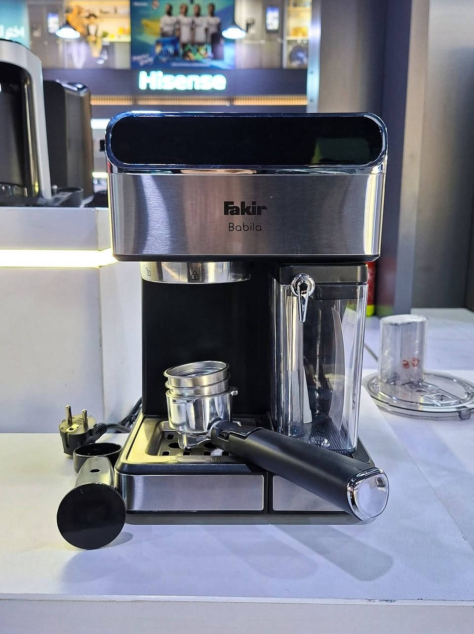 فقط بسعر الجملة
أجهزة القهوة من Fakir تجمع بين الأداء الألماني الأنيق والطعم المثالي في كل فنجان ☕
#معرض لورنس للأجهزة الكهربائية
وكيل معتمد لأفضل الماركات:
HITACHI • Hisense • DLC • gorenje • Fakir • BiSSEll
العنوان📍: الموصل – حي الوحدة –قرب جامع الصابرين
للطلب والاستفسار الاتصال ع الارقام التالية :
كورك / ***********
اسيا  / ***********
