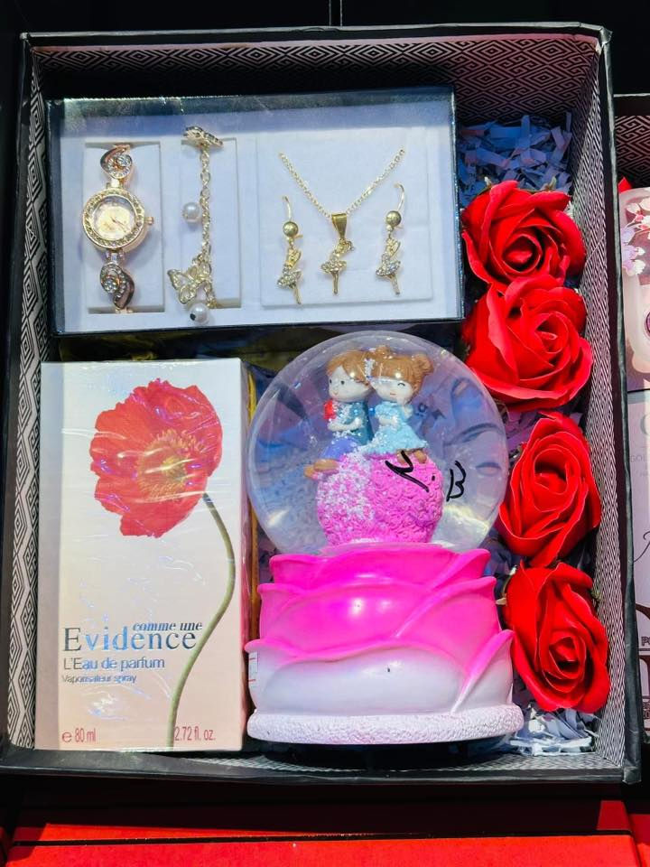 مع اقتراب العام الجديد
 نستمر معكم بتغليف الهدايا

متواجدين لل12 ليلآ

احجز هديتك عن طريق الاتصال او مراسله البيج
***********
عنوانا.  الشرقاط.   اسديرة وسطى.   مدخل سوق الموبايلات
