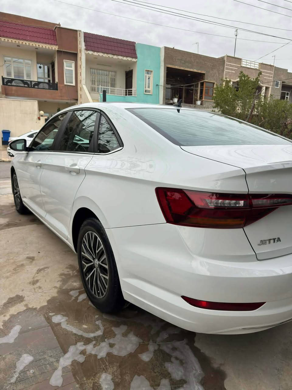 ڤۆڵگسواگن جێتا 2019 مواسەفات S 14T
گێڕ ئۆتۆماتیک ، ٨نمرە
تحدید سرعە
مەودای دووری و نزیکی سەیارەی پێشت دیاری دەکات
ڕاداری پێشەوە و دواوە
ڕاداری ئاوێنە Auto start, stop
کامێرای دواوەوە
برێک بەسمە
٣ مۆدی لێخوڕین
کارپلەی و ئەندریۆد ئۆتۆ
کامل لایتەکانی لیدن 
2 پارچە بۆیاخە خاملغو بونیت بە ژورێ بەشەرت  
ئەیرباگی هیچی نەتەقیوە 
پێش و پشتی کەپسە سایارەکە نموونەیە لە جوانی 

گێر و مەکیەنەی بەشەرت 
هیچ کێشەیەکی تێدا نییە 

ژمارەی خاوەنەکەی 
*********** أربيل, العراق
