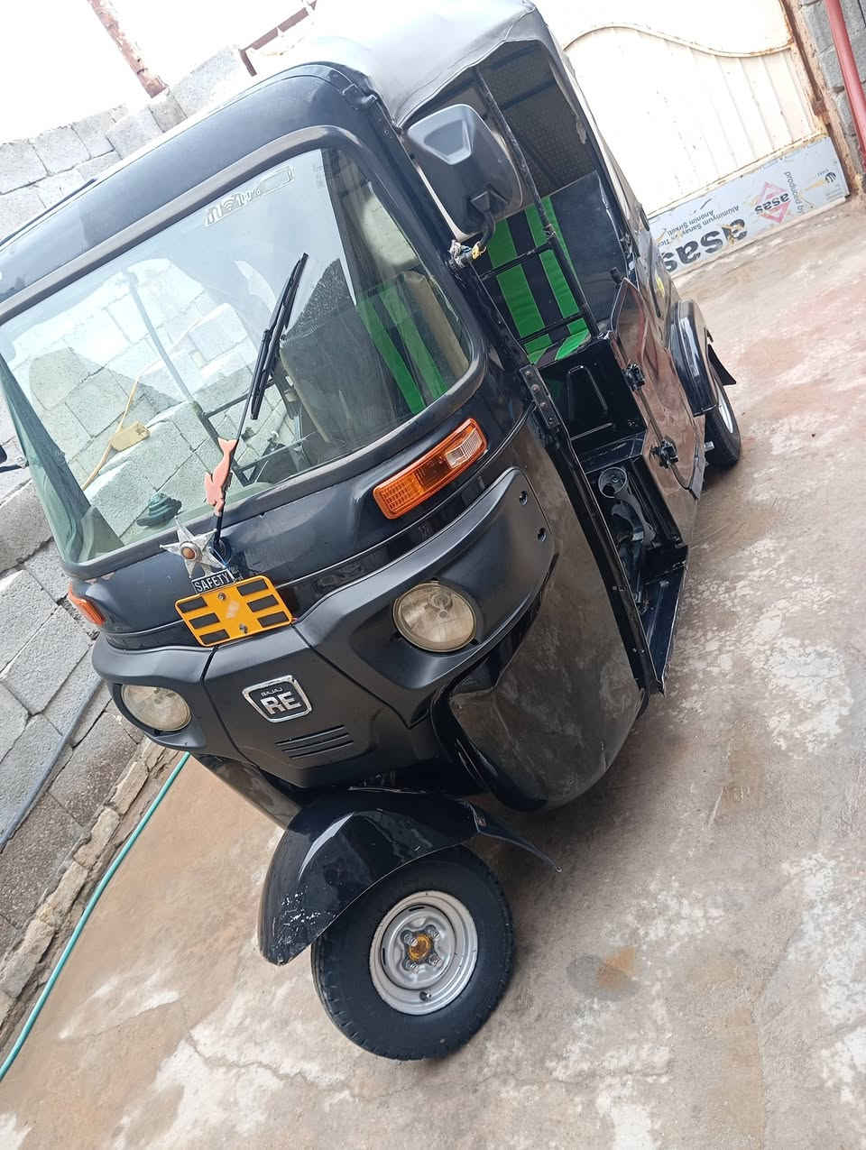 تكتك البيع 22شهر 10 بيه ضربه يم البك اليت حار مكينه مجفته شريكه والباقي كفاله رقم وسط مداور ذاني يوم مكاني خياس ماكو  رفاعي سعر 8250 وبيه مجال بصيط الشراي ***********
