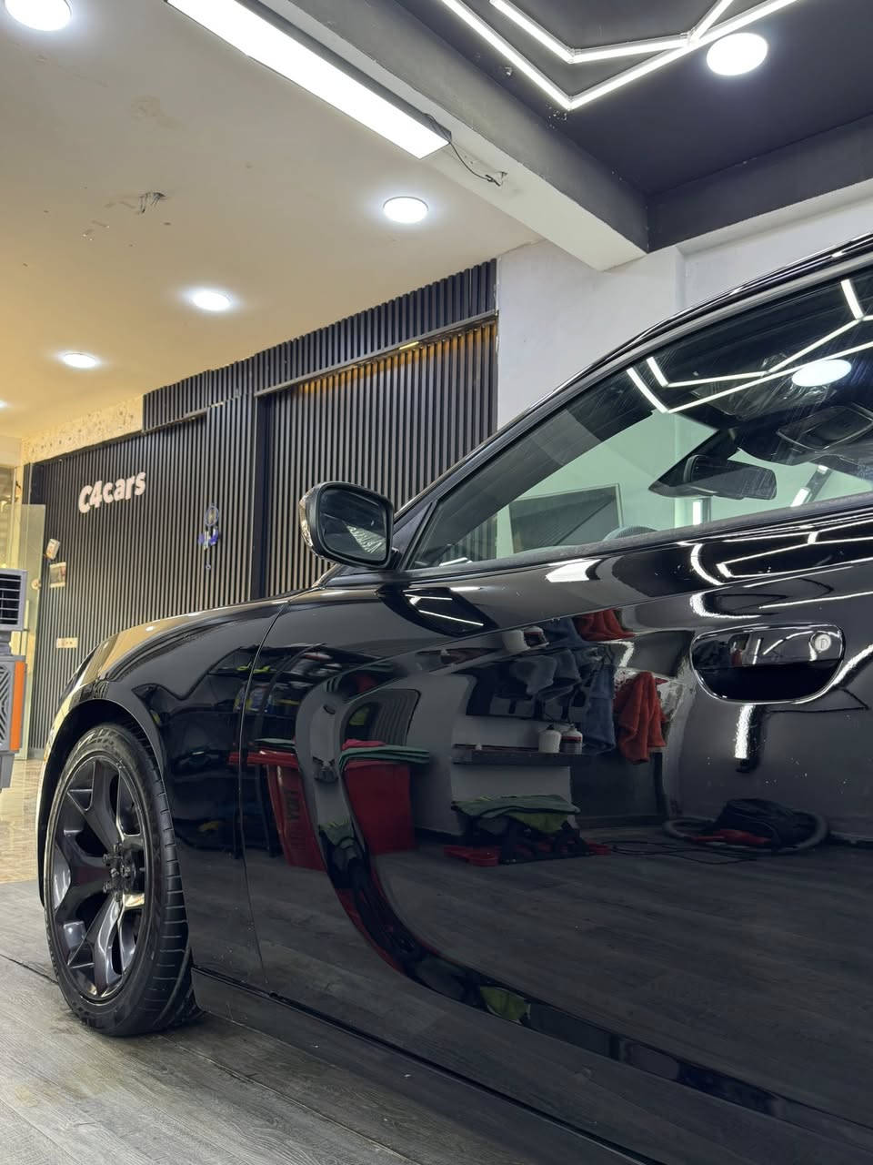 سلام عليكم للبيع جارجر 2017 اسود sxt رقم اربيل بسمي تحويل مباشر
موصفات 
محرك 6 سلندر 3600
تو ويل 
شاشه كبير 
حساس خلفي 
كار بلي 
نظام صوت الباين 
كشنات حضن تدفئه 
ويل ٢٠ 
سياره عليه نانو سيراميك ضمان 
ماشيه ١٢٠ 
مكفوله من شاصي ولغود 
بيه بنيد مصبوغ اصلي تغير لون مال تحديث 
وبيه جاملغ خلفي وره سايق صبغ وباب عكس سايق كلير امريكا 
مكاني بغداد سعر 185 ورقه وبيه مجال بسيط
رقم ***********
