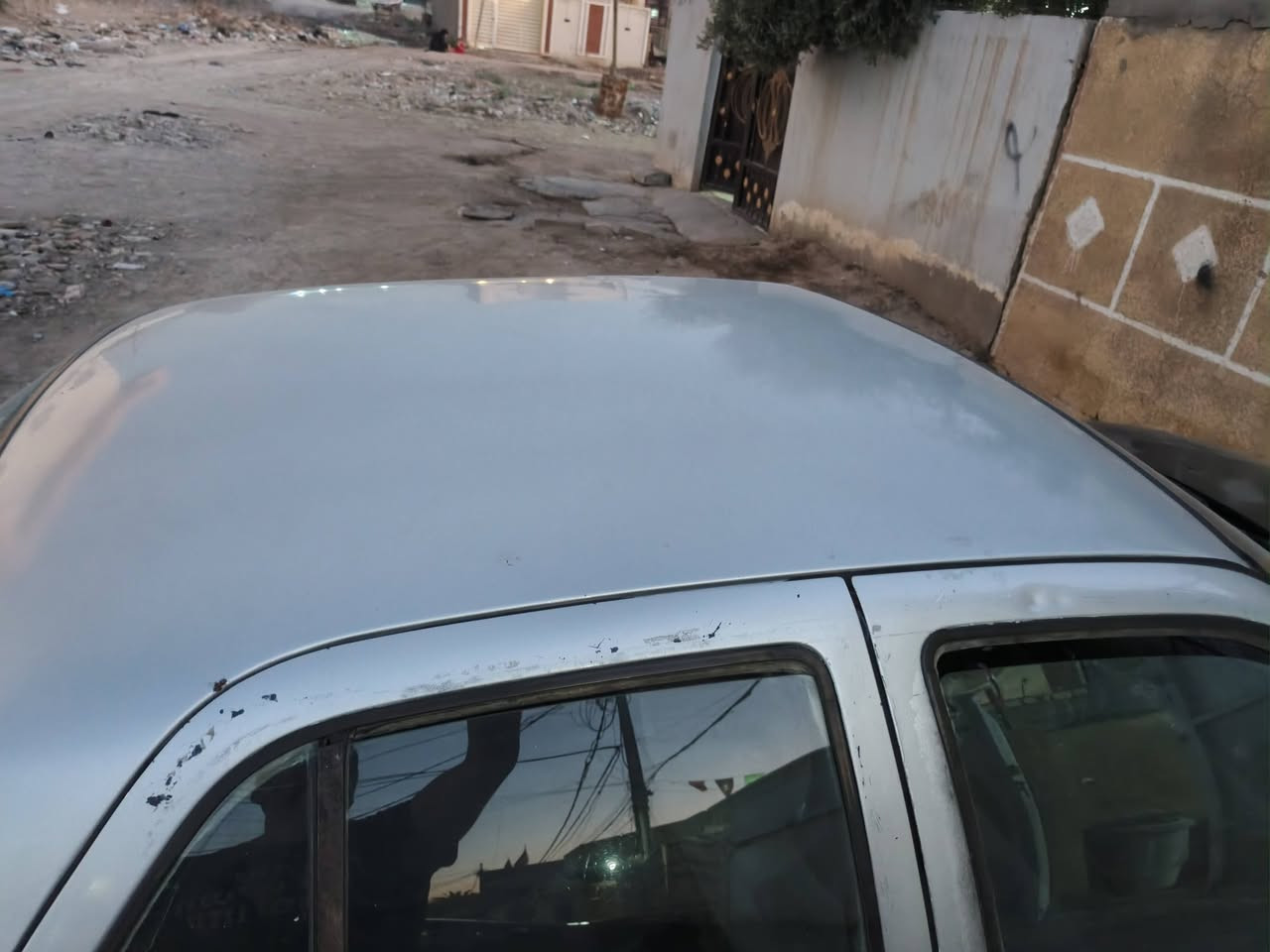 كيه سي فيى ١٩٩٣ بسمي مال فقير خير من الله
اني من اهل المحمودية وداوم ب بغداد  مايوم وكفتني 
كل الكهرباء شغاله تبريد بوري طاك يعني بس فإن الكيوجه شغاله
بس البانزين محتاج طوافه  للعلم رقم ديالى السعر20$ بيه مجال
***********
