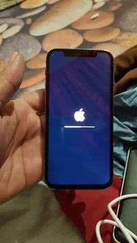 شاشة وظهر مبدل • كاميرا مو واضحة • بطارية ١٠٠%