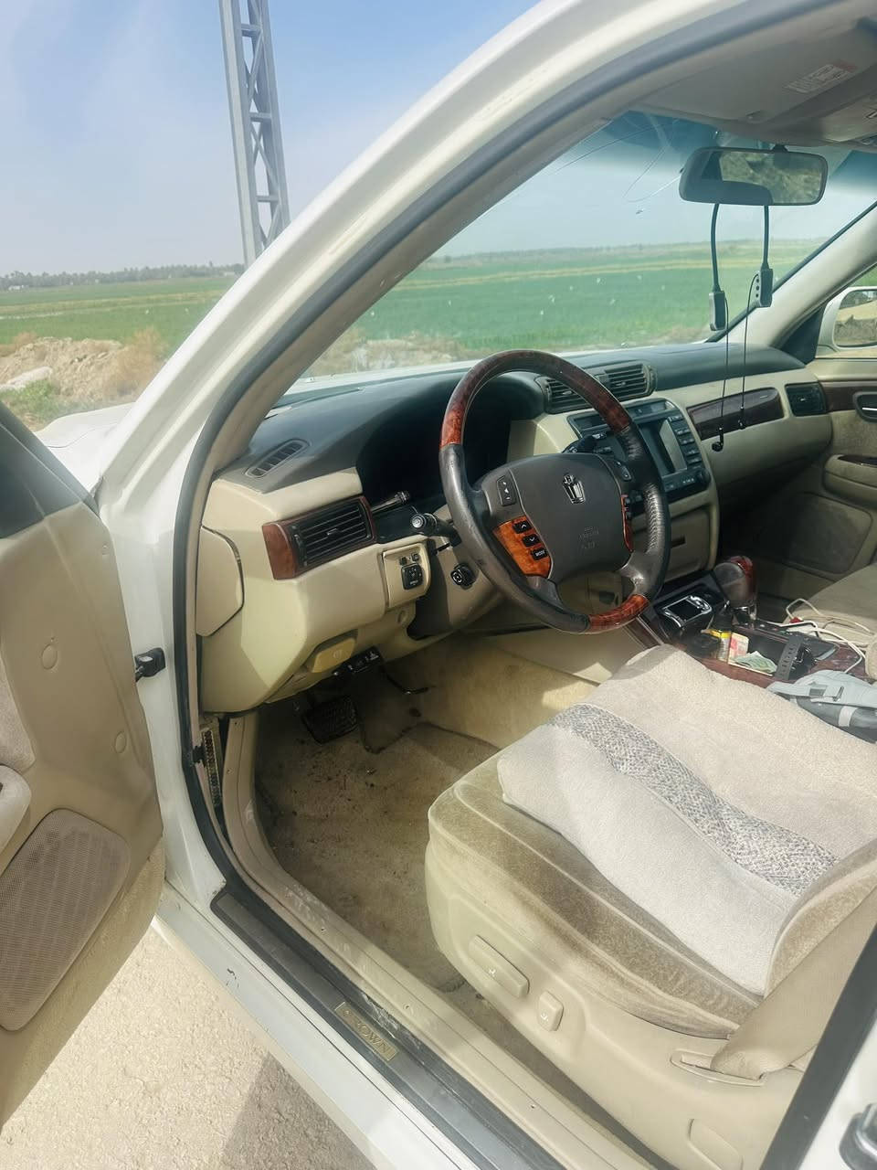 السلام عليكم ملكه بأسمي شخصيآ موديل 2003 غاز بانزين لون ابيض صدفي رقم  انكليزي تسجيل جديد مداور ثاني يوم بيه جاملغ وره ضربه شبر مصبوغ و بيهه ربع مواصل للشاصي الباقي مكفول مكينه ديفور الچبير كير حداديه تخم تاير  تبريد كله جديد  125 بيهه مجال مداور ثاني يوم رقم الهاتف
***********
***********
المكان النجف
