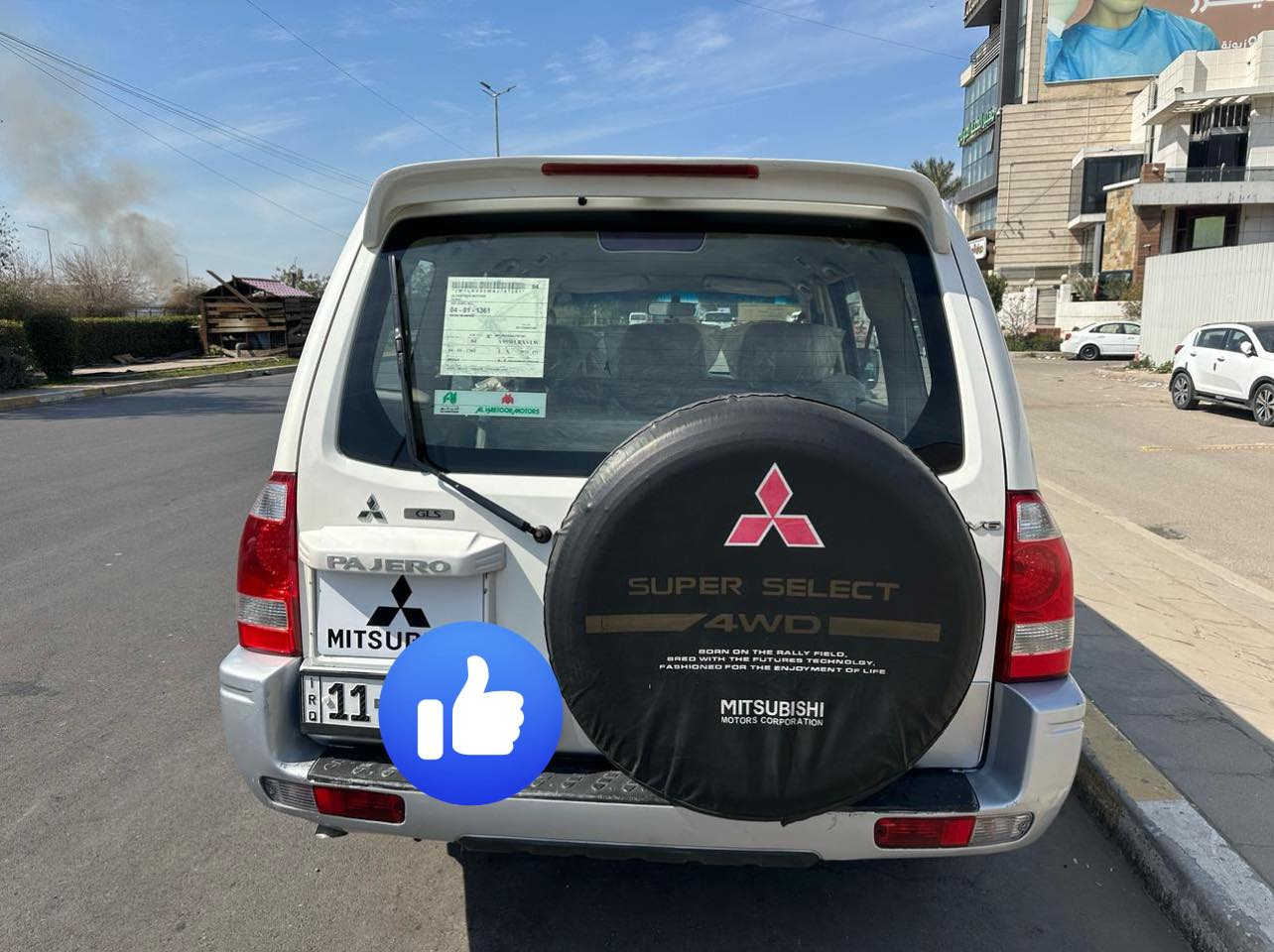 السلام عليكم باجيرو موديل 2007
مكفوله من صبغ مكينه3000 مكفوله كير كفاله 
شاشه لكزز كامر دواره 
تبريد 3 قطع فور ويل سبعه راكب 
صدر امامي خلفي جديد تخم تاير جديد 
رقم بغداد دولي بسمي مكان 
بغداد اي ستفسار عل رقم 
***********
