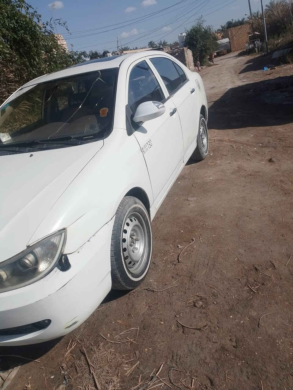 السلام عليكم سياره اليفان 620موديل 13 سياره جاهزه رقم انكليزي مكينه وكير عادي خير من  تبريد تدفئه شغاله سياره جاهز عل اخر حبايه سعر 48بيه مجال
***********
