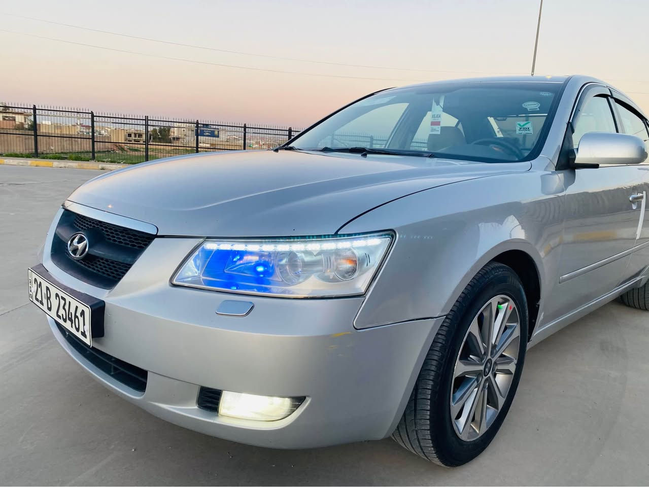 سوناتا خليجي 2006 رقم سليمانية 21
حجم المحرك V6 ستة سلندر  مامفتوح 
كير ومحرك وكالة شرط بدون صوت وصرف وبخار
سنوية ورقم وهزة وبراد كلها جديد 2028 شهر ال 8
طخم تايرات جديدة ( لوك )
ويل كروم حجم ( 17 ) المرغوب عدد 5 
دشبول لوك غرفة السيارة وكشنات نظيفة جداً 
دشبول وبردات مطعم صاج بلادي
يدات الأبواب نيكل بلادي
بصمة تشغيل 
 سقف سلايت روف
شاشة وكاميرا خلفية 
تحكم استيرن طرفين
حساسات دعامية خلفية
كشن جك / بلاجيكتور زينون
منظومة لايتات زينون اصفر 
كهربائيات شرط تبريد ثلج  ❄️ 
طخم صدر حدادية شرط
سيارة جاهزة 100 % احلى من الصور 
سيارة بدون صبغ فقط باب السائق مبدل 
آسيا واتساب ***********
كورك             ***********
شرط التحويل والغرامات او وكالة
سيارة باسم ولد صديقي موجود  بكركوك
مكاني كركوك إسكان قرب مستشفى أزادي
 سعره 99 $ ومجال للطيبين
شراي خابر وتدلل
•••
® كركوك, العراق
