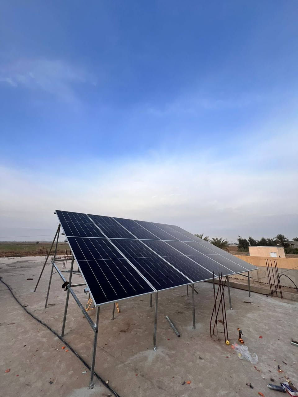 اللهم صلِّ على محمد وآل محمد

تم وبحمد الله… 

 تنصيب منظومة طاقة شمسية 40 أمبير (ليلي – نهاري)
منظومة مصممة تشتغل بثبات وتخلّيك مرتاح من القطع 🌞💪
🔆 مواصفات المنظومة:
✔️ 24 لوح شمسي قدرة 620 واط – ضمان 12 سنة
✔️ إنفيرتر 12 كيلو واط IP65
✔️ ضمان الإنفيرتر 5 سنوات
✔️ بطاريات عدد 3
✔️ سعة البطارية الواحدة 15.36 كيلو واط / 314 أمبير
✔️ عمر تشغيلي يصل إلى 8000 دورة
🧠 تجهيز متكامل:
✔️ بوكس منظومة كامل
✔️ جوزات DC عدد 3
✔️ جوزات AC سمارت عدد 2
🛠️ تنفيذ مهني:
✔️ حديد مغلون سماكة 2ملّيم
✔️ واير DC قياس 6 ملم
✔️ واير AC قياس 10 ملم
📍 موقع النصب:
ديالى – الخالص – قرية جديدة الاغوات
🏢 مكتبنا:
ديالى –  الخالص - قرية سعدية الشط
🔧 التنفيذ بإشراف
مكتب الوسام للطاقة الشمسية
📞 ***********
🌞 من تحب الشغل المضمون… تعرف وين تروح
🔥 والله وليّ التوفيق
