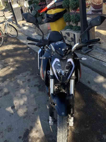 بنلي 180 s للبيع 
دراجه كفاله عامه ما بيهه اي نقص 

ماشيه 2400  

بعدهه زيرو الدراجه 

مكاني غزاليه 

وهاذه رقمي ***********
